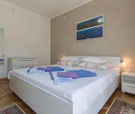 Three-bedroom With Sea View ميدولين