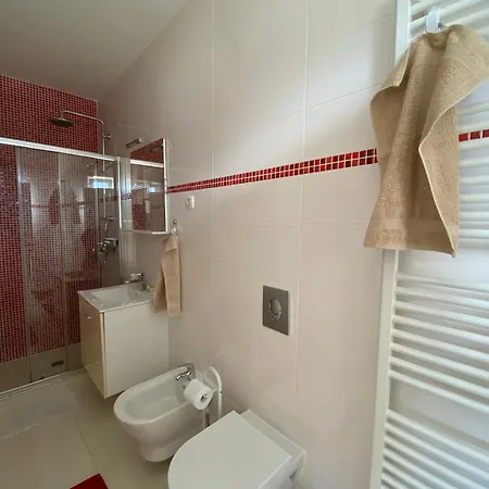 Three-bedroom With Sea View * ميدولين