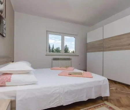 Appartement Three-bedroom With Sea View *
