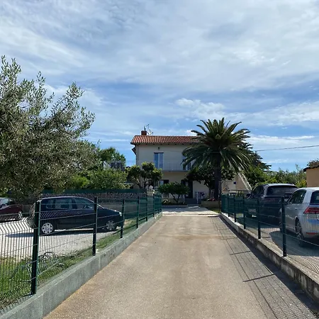 Three-bedroom With Sea View Appartement