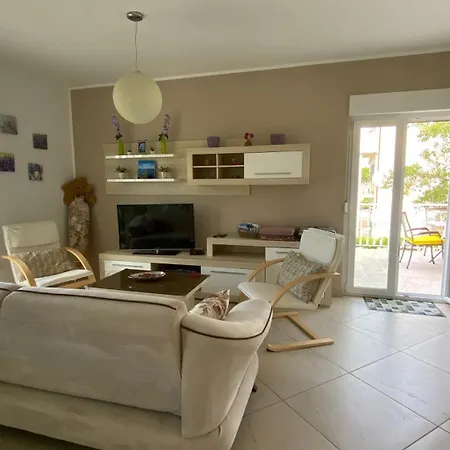 Appartement Three-bedroom With Sea View *