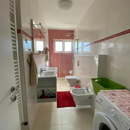 Three-bedroom With Sea View *